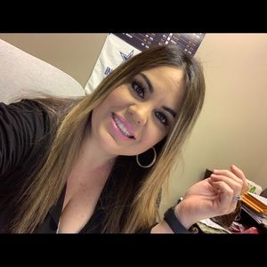 Meet your Posher, Corina